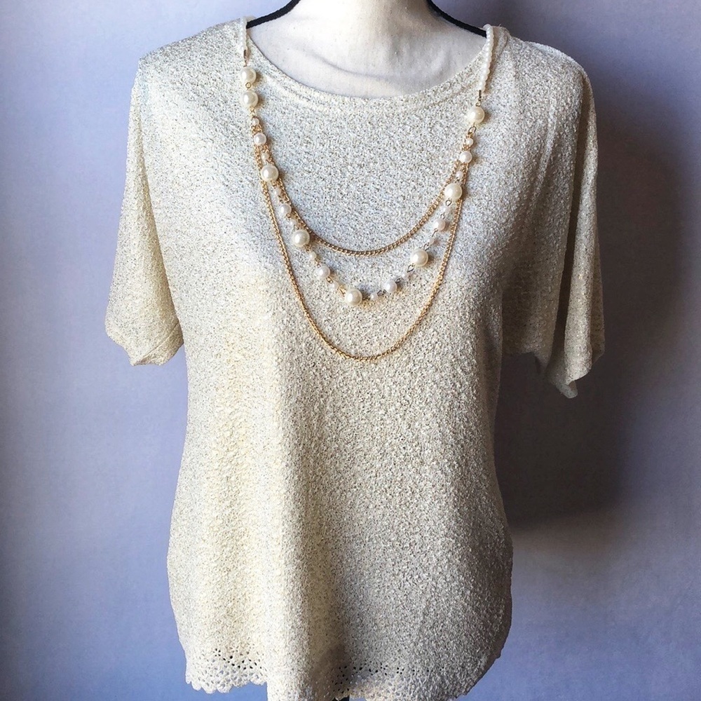 CHANCES R Large Cream and Gold Top with Necklace